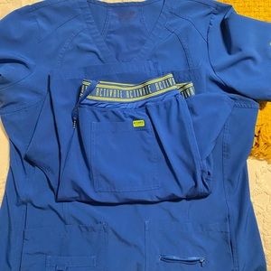 Med couture activate scrub set